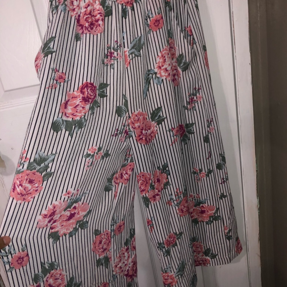Jumpsuit - Picture 3 of 4